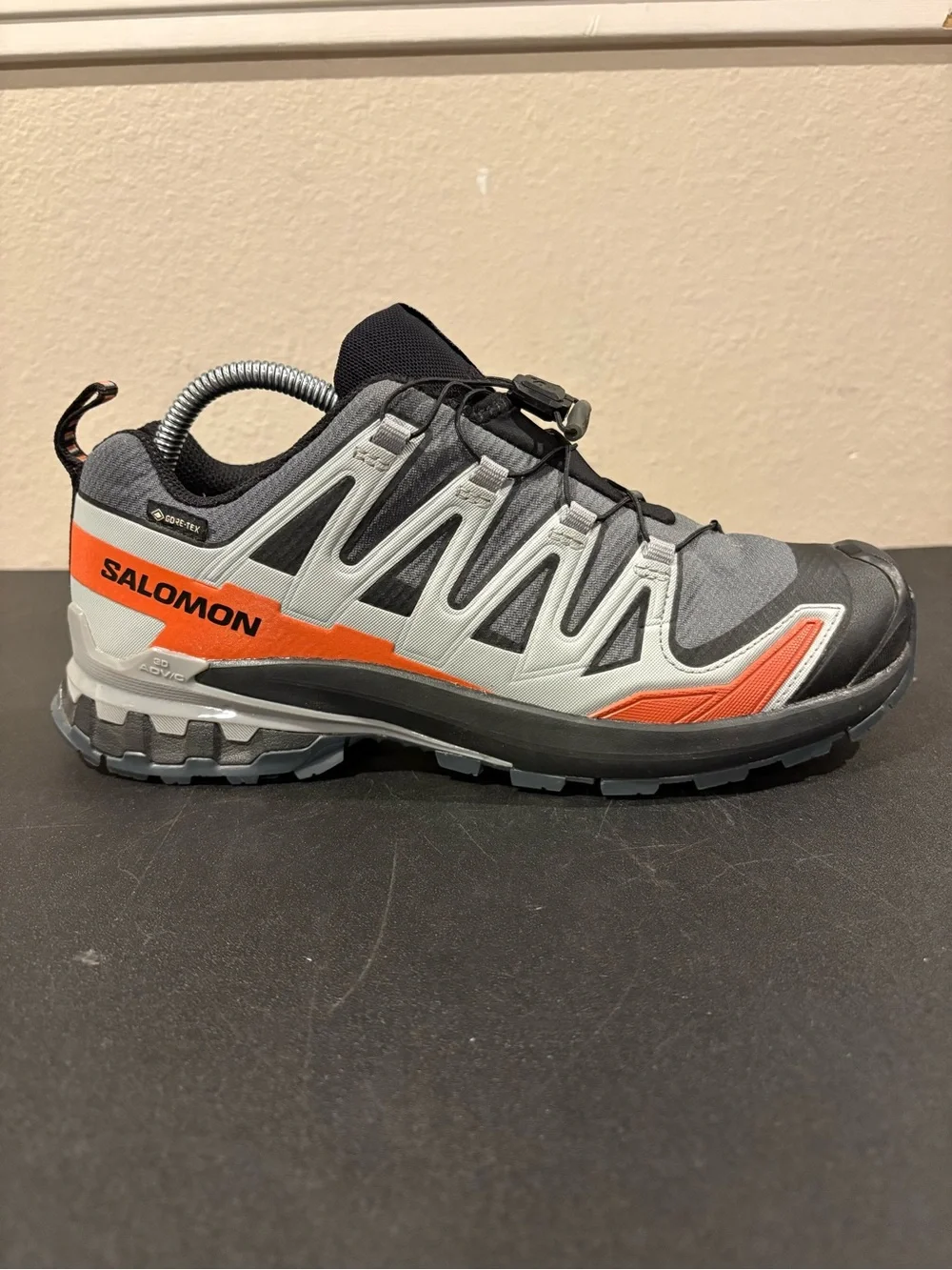Salomon XA PRO 3D V9 GTX GORE-TEX  Trail Hiking Shoes Men’s Sz 8 Fast Shipping